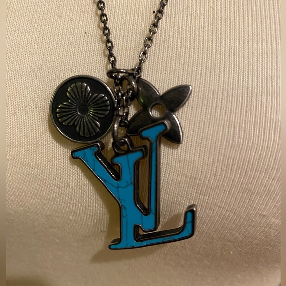 Louis Vuitton Pendant Chain Turquoise Necklace - Picture 4 of 9